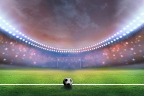 开云体育在线-德甲争冠战之夜，当门迪成为胜负手，足球在门线上重新定义