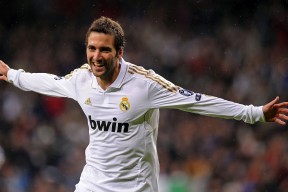 开云平台-楚阿梅尼爆发，威尔士收割西班牙，当足球成为身份政治的角斗场