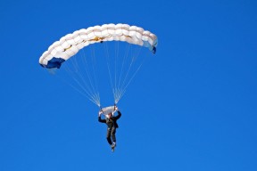 开云体育-德甲争冠战焦点战，浙江队封锁老鹰，战术铁幕下的冠军密码