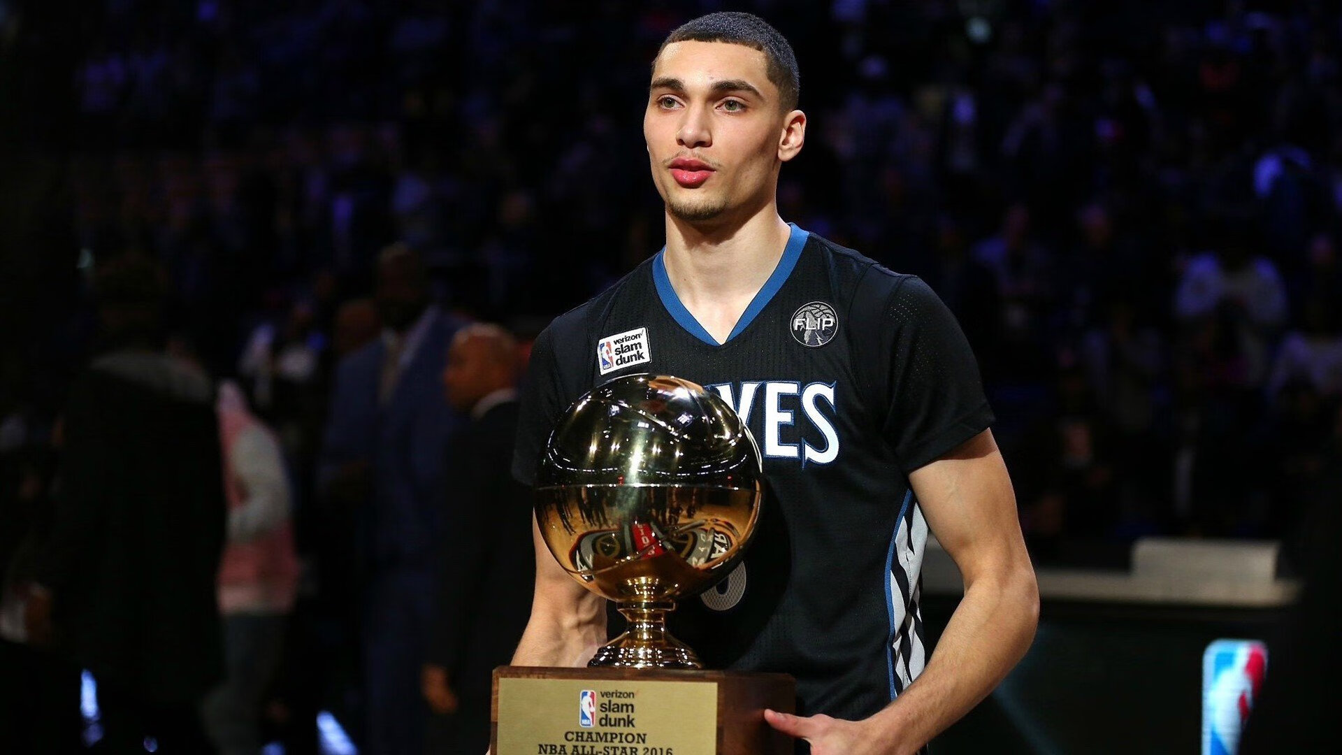 欧冠半决赛焦点战,新疆队上演惊天翻盘,力克独行侠