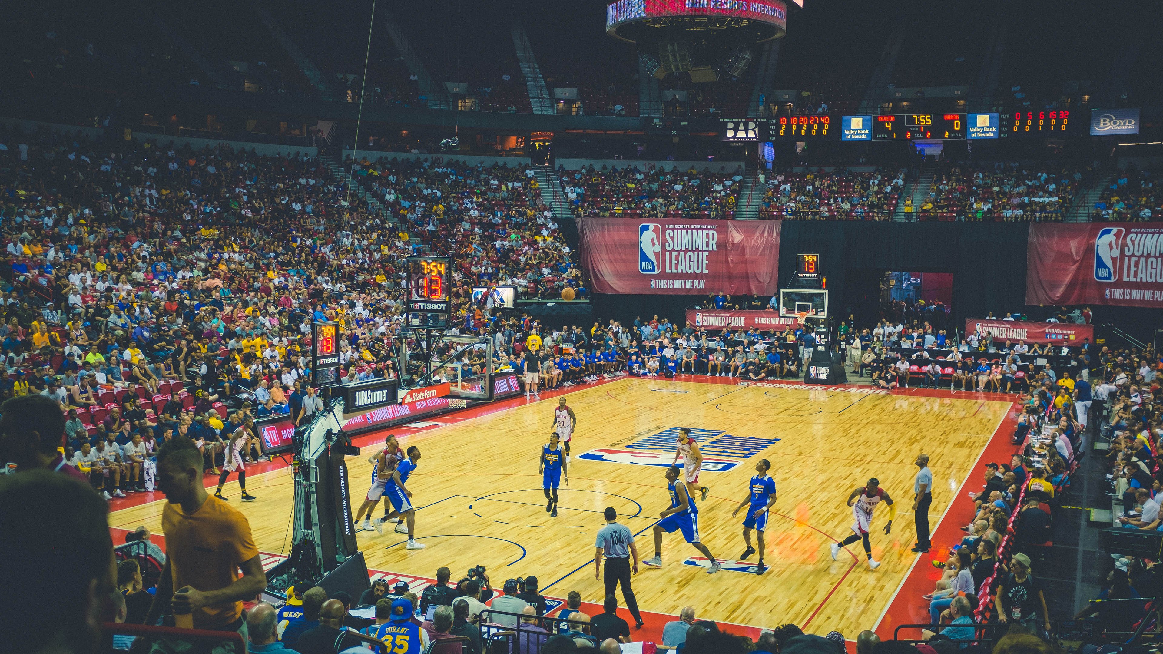 F1街道赛焦点战，当鹈鹕血拼吉林队，速度与意志的跨界交响